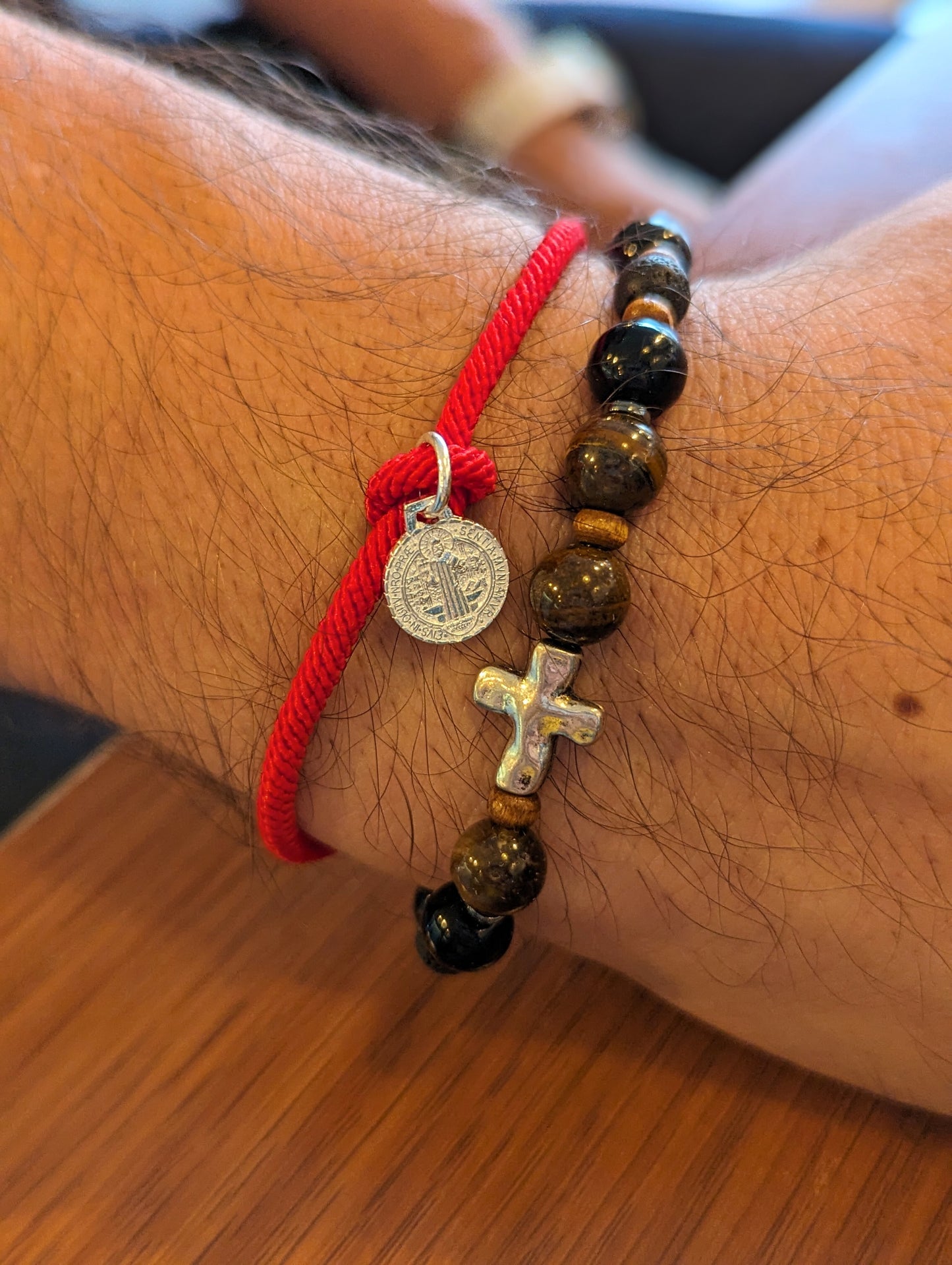 Pulsera cruz ojo de tigre