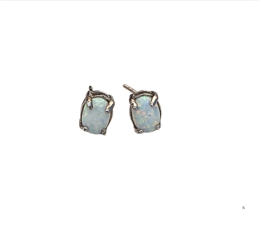 Aretes de ópalo blanco