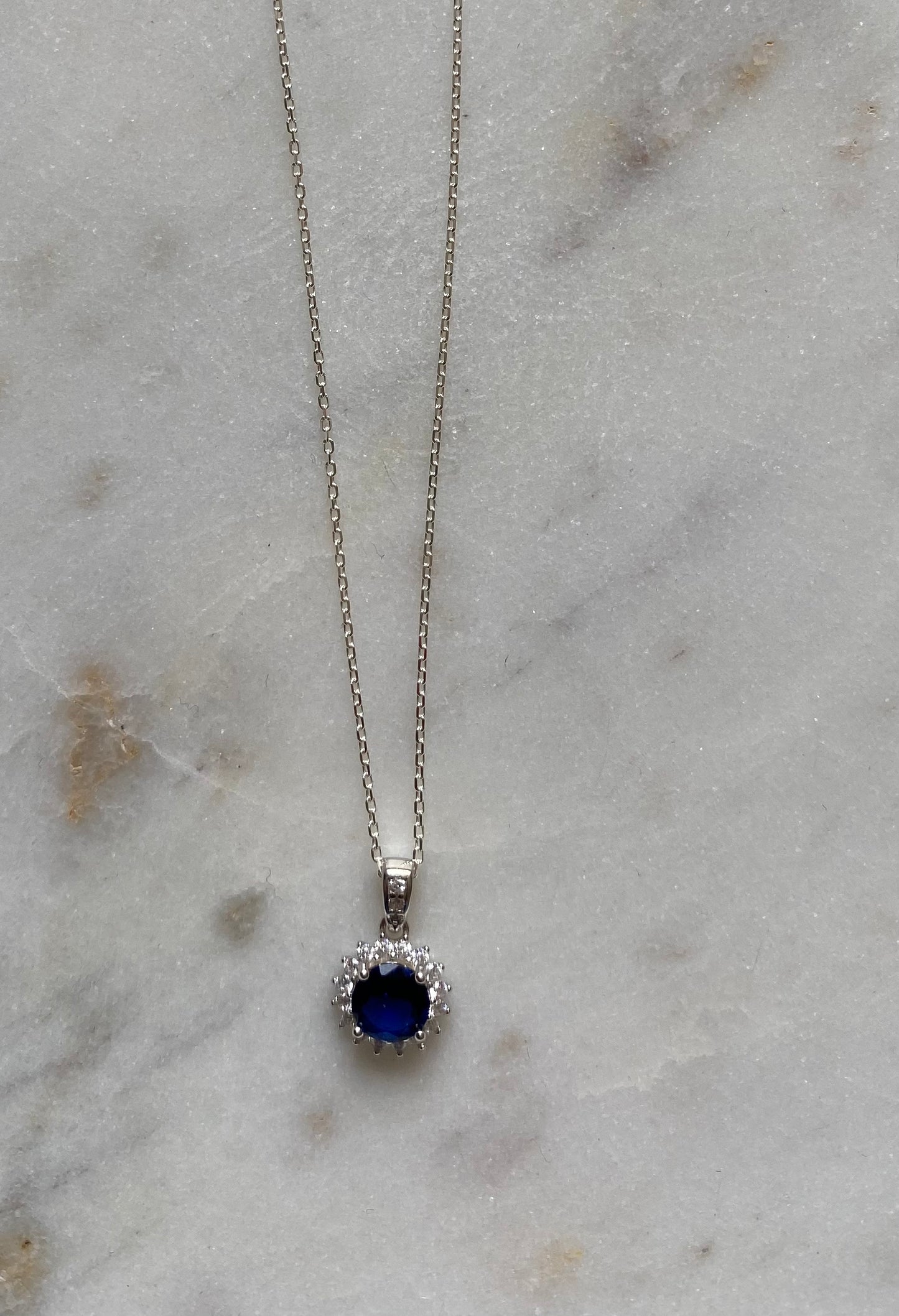 Collar dupe zafiro
