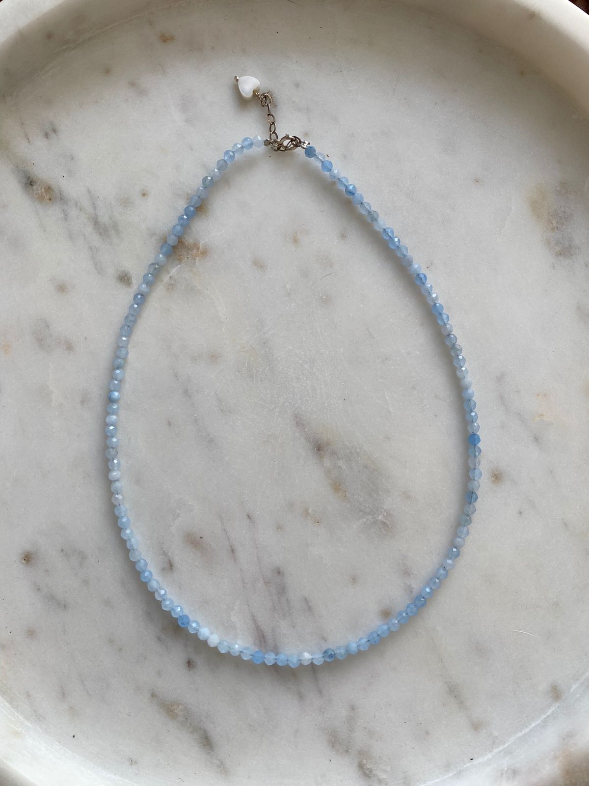 Collar blue