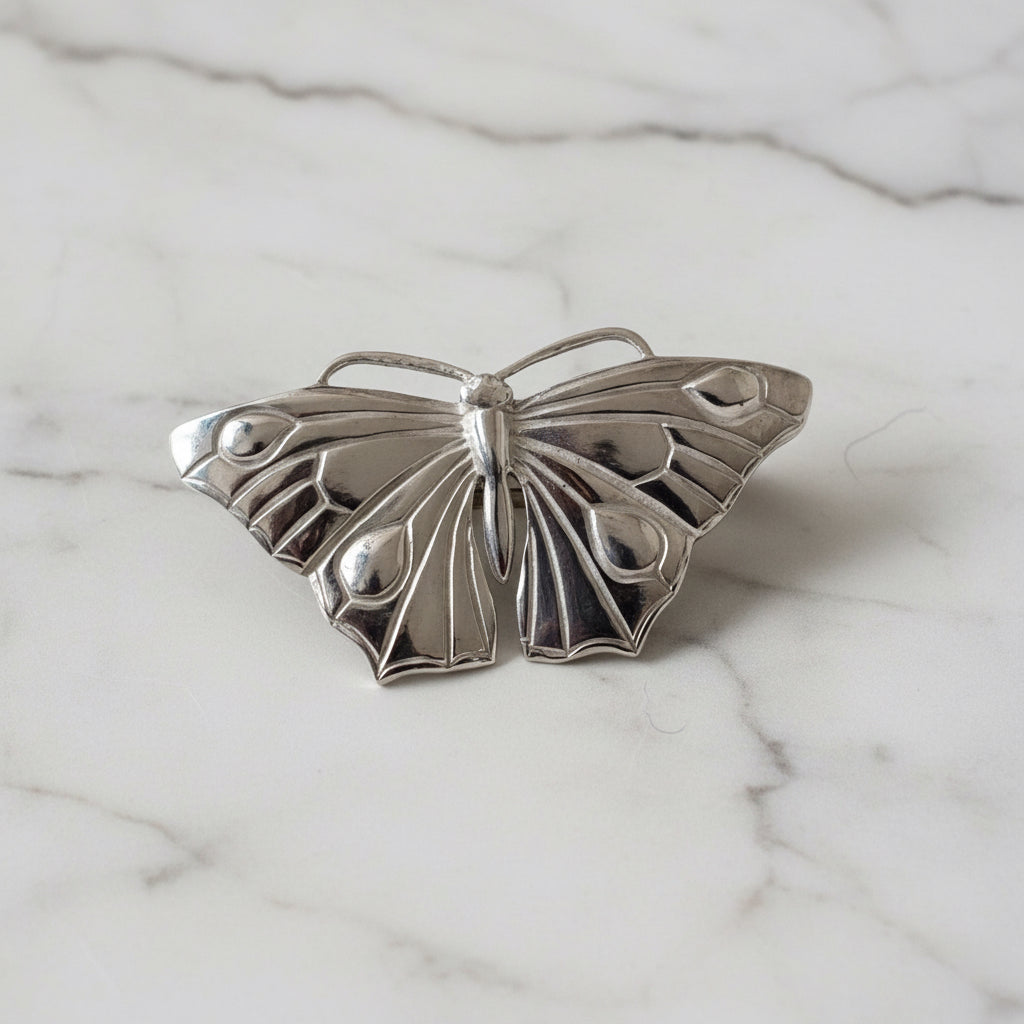 Papillon nocturne ring