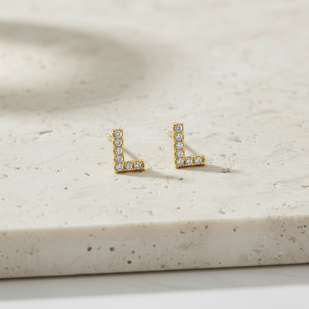 Esencia studs