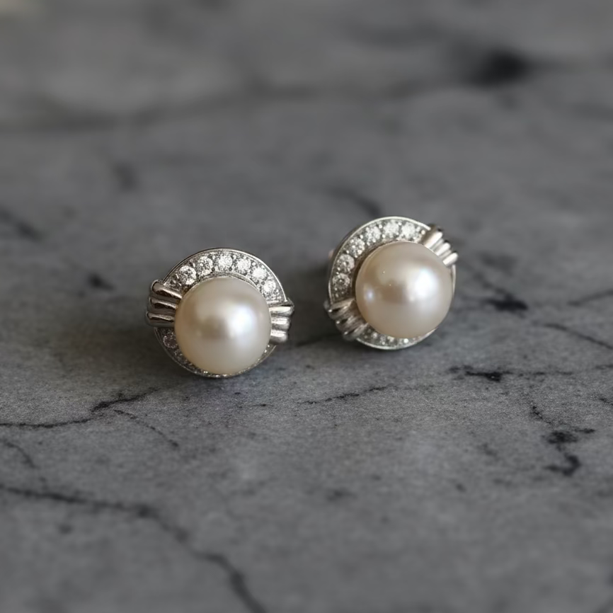 Eloise pearl stud