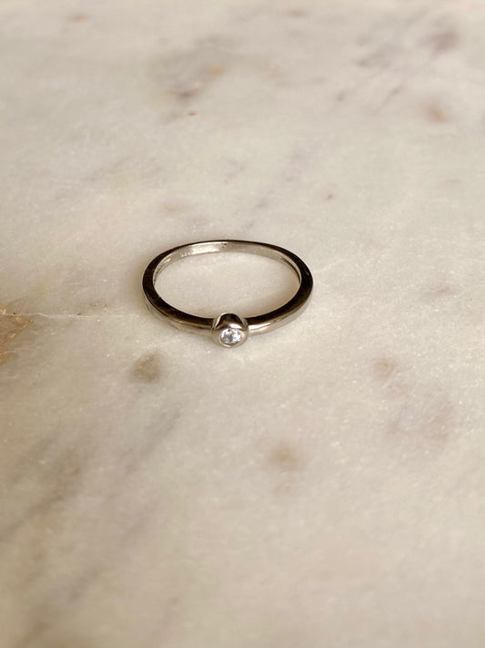 Anillo solitario bisel