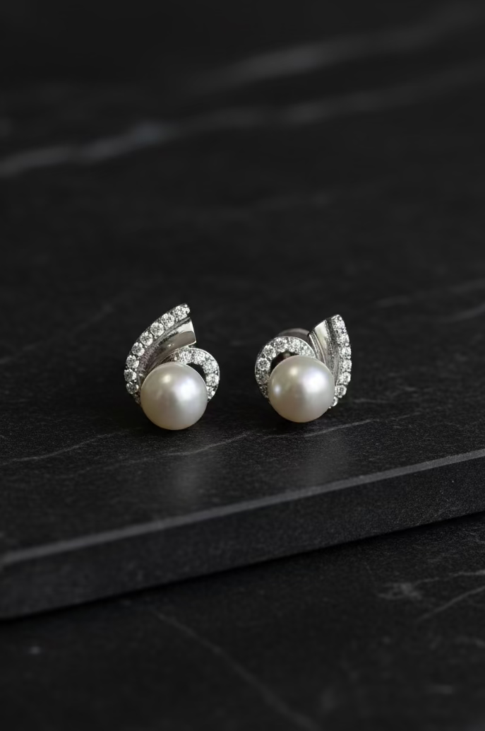Eterna pearl studs