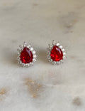 Baisse carmín studs