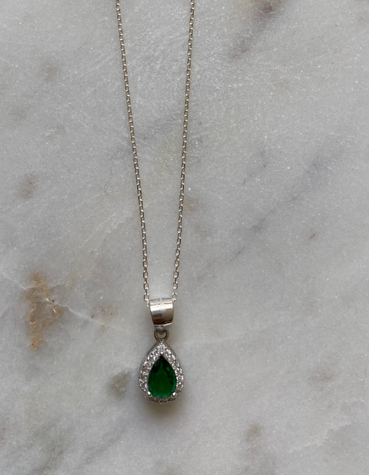 Collar gota esmeralda dupe