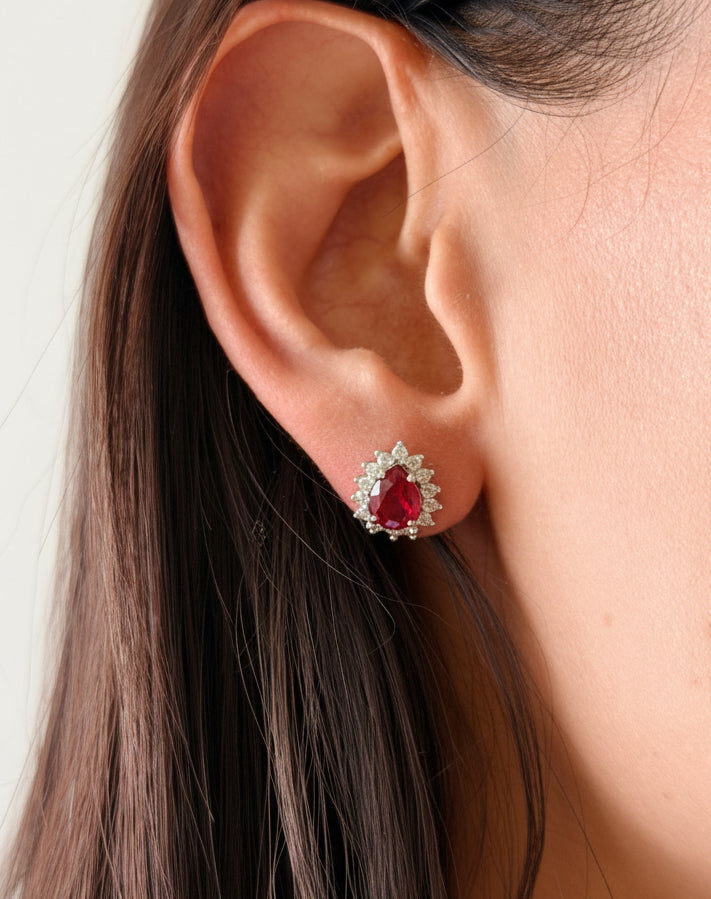 Baisse carmín studs