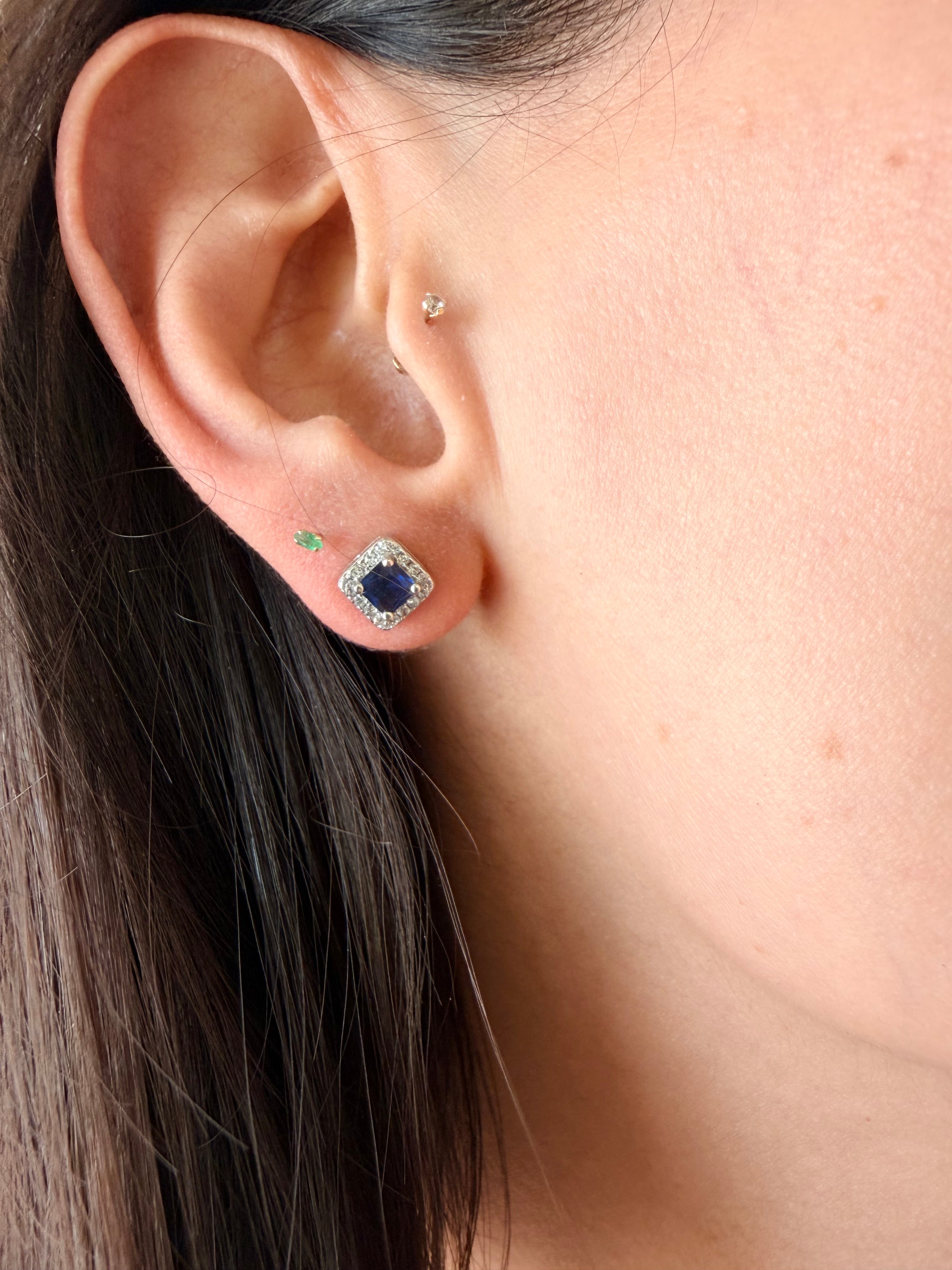 Piercing chroma stone