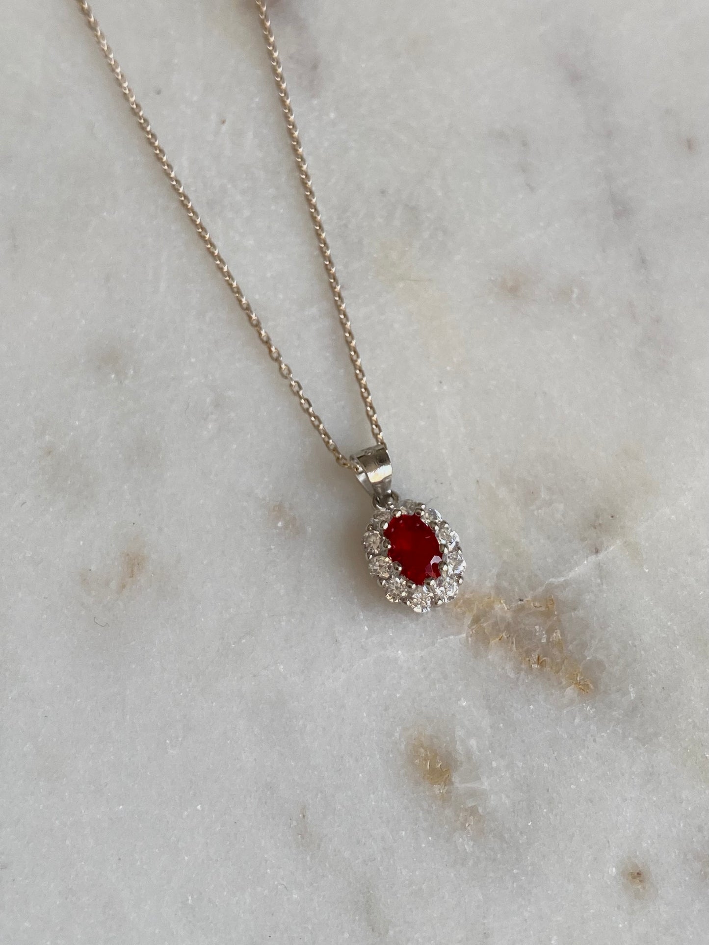 Collar dupe rubí ovalado