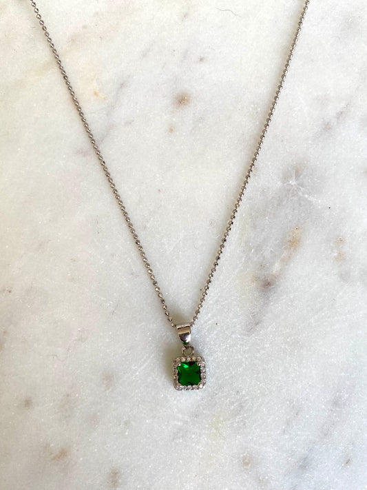 Collar dupe esmeralda cuadrado