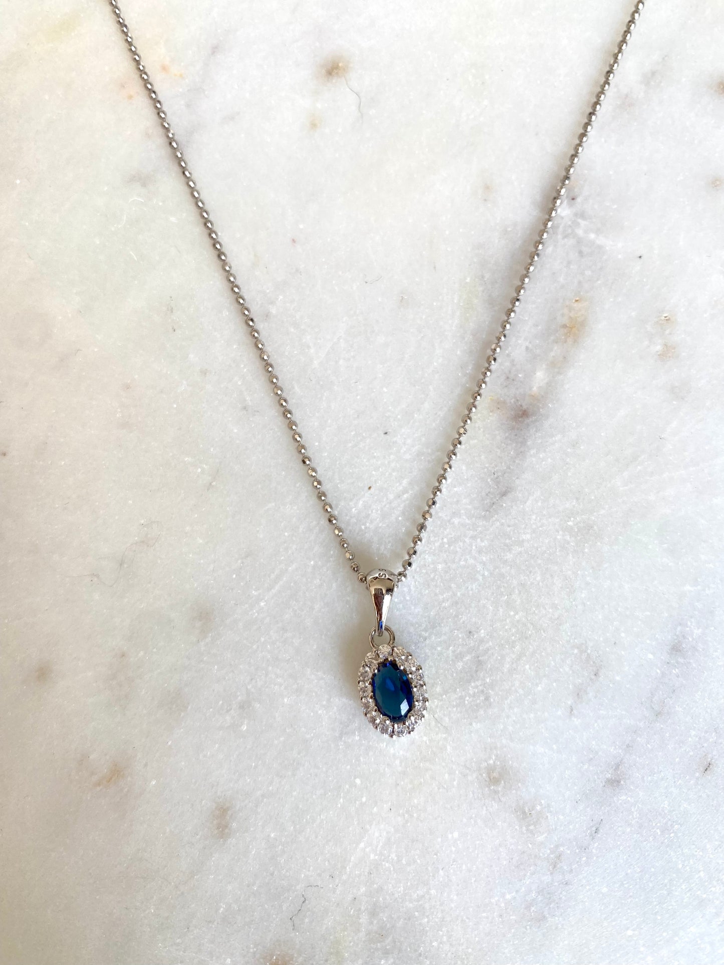 Collar dupe zafiro ovalado