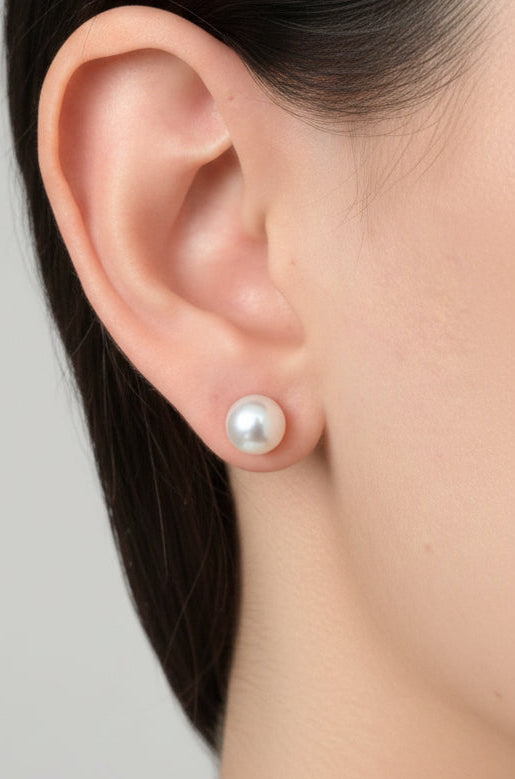 Classic pearl studs