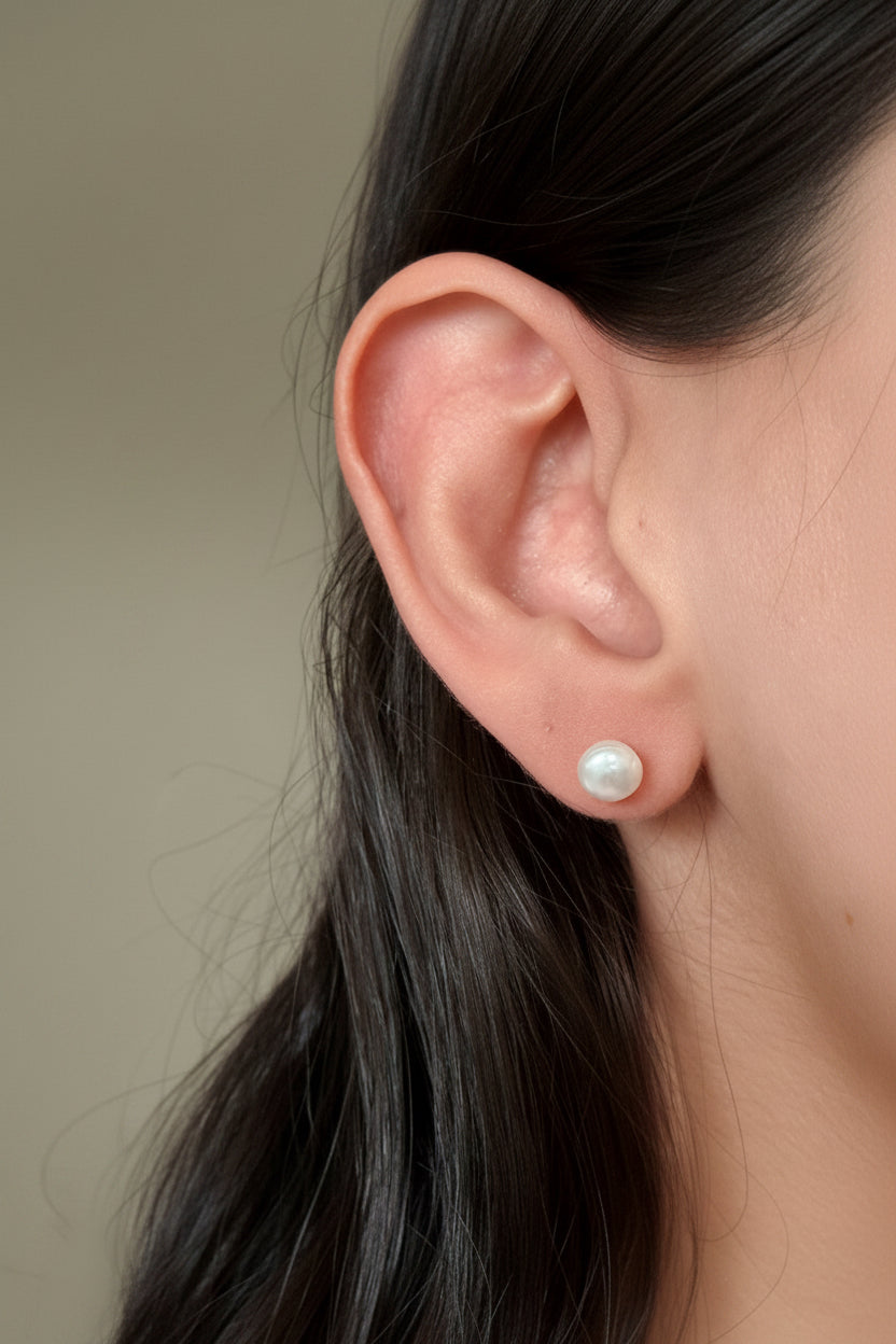 Classic pearl studs