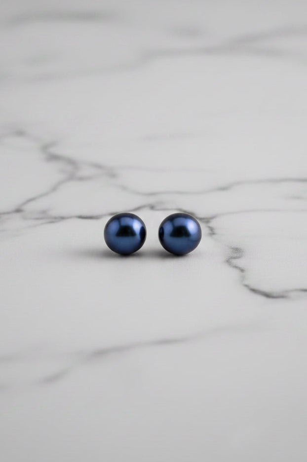 Classic pearl studs