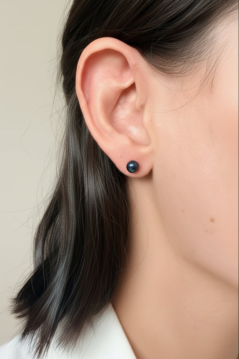 Classic pearl studs