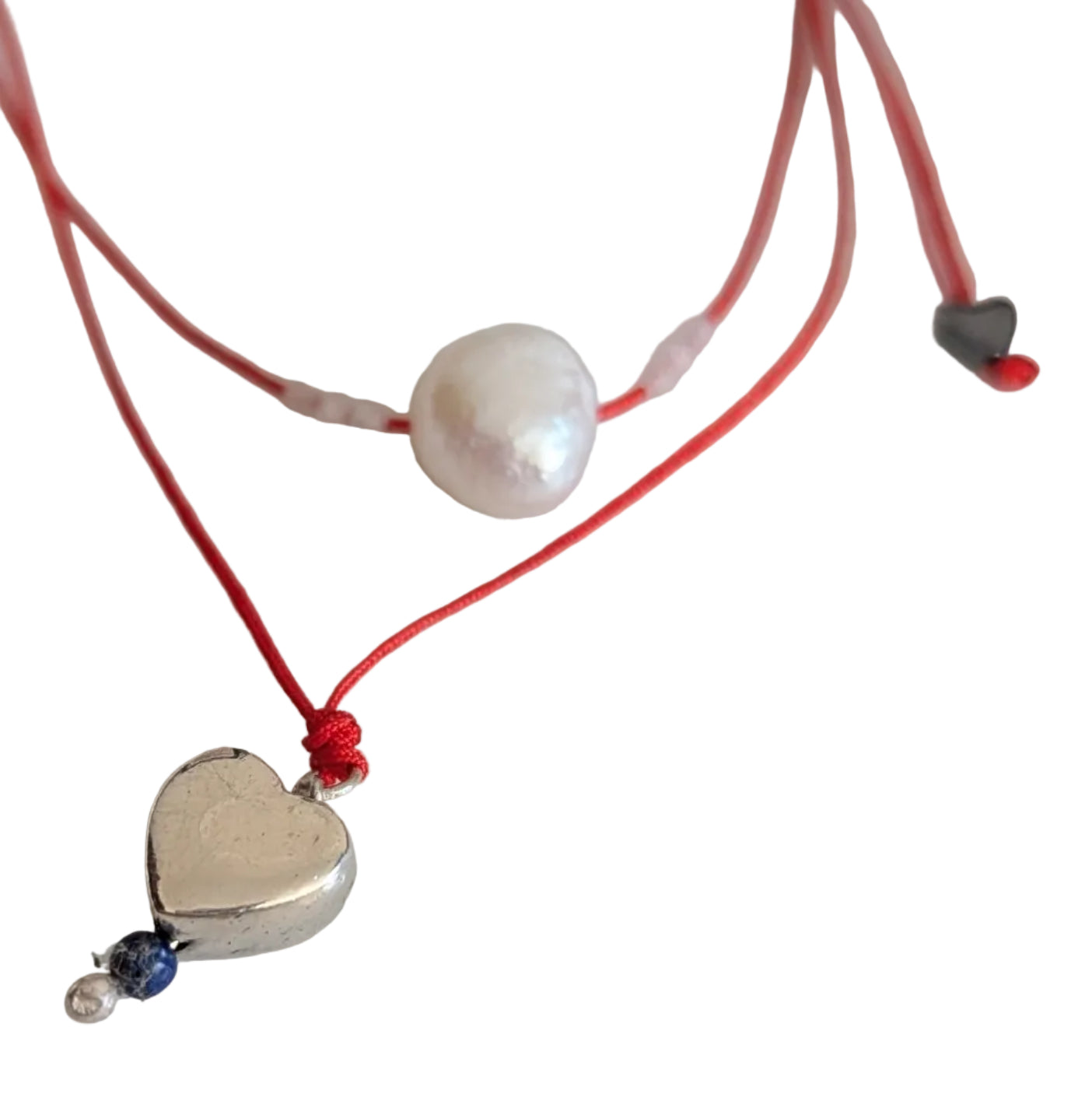 Pulsera de hilo rojo corazón